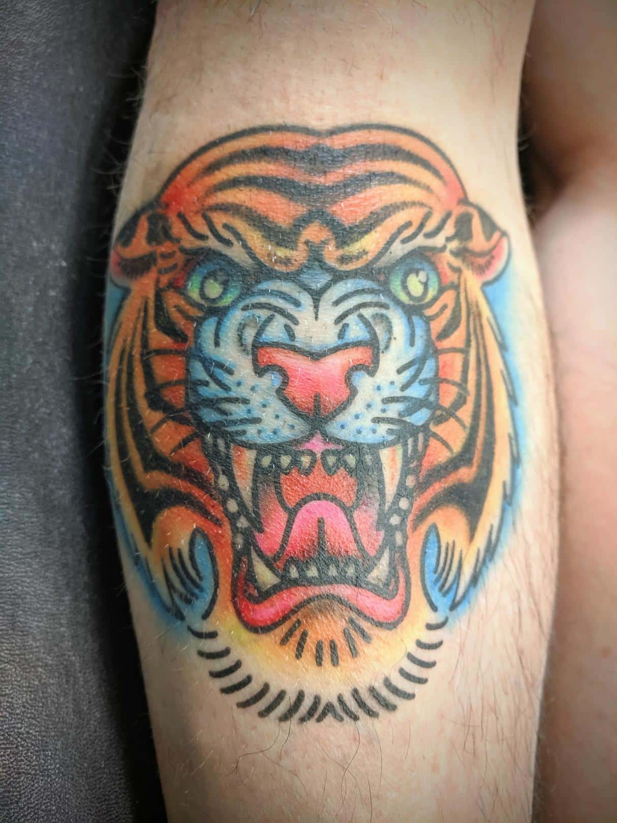 Total 62+ imagen tattoo bar - Viaterra.mx 