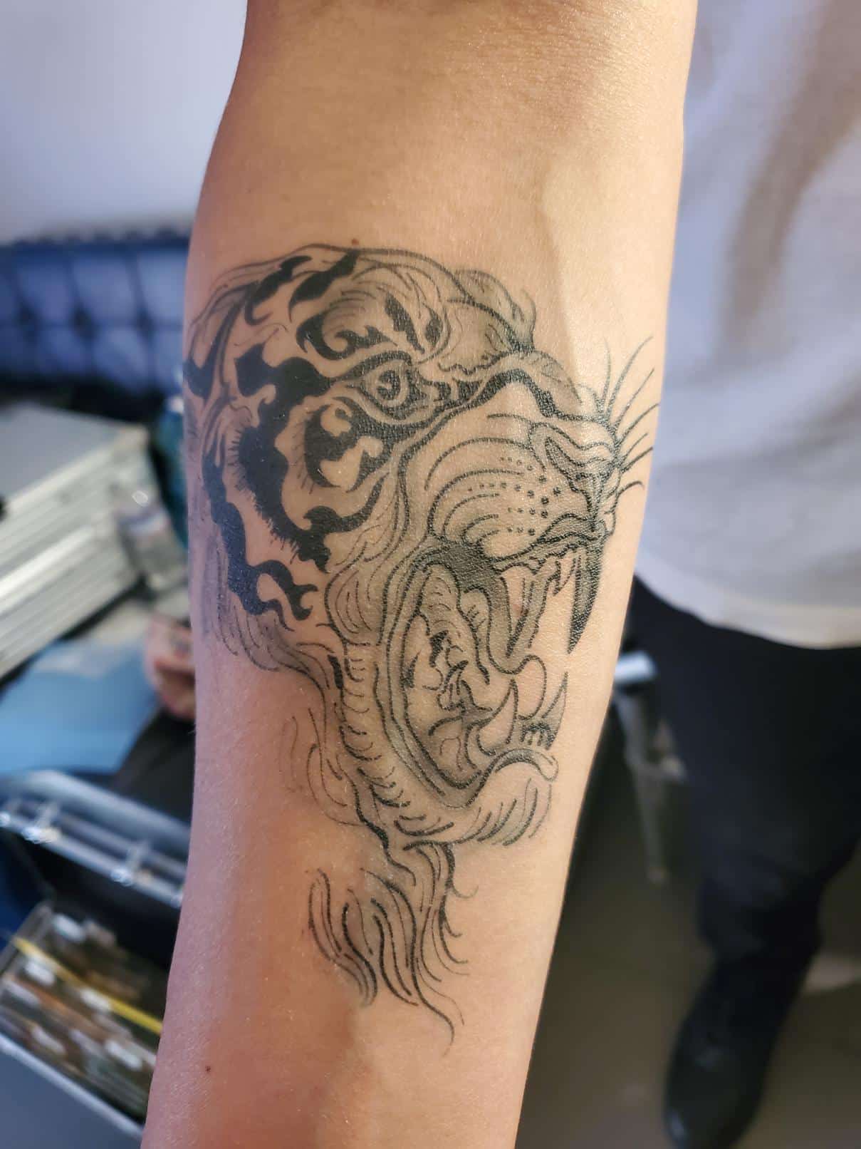 Tat Bar Las Vegas Temporary Airbrush Tattoo Tiger Tattoo 4