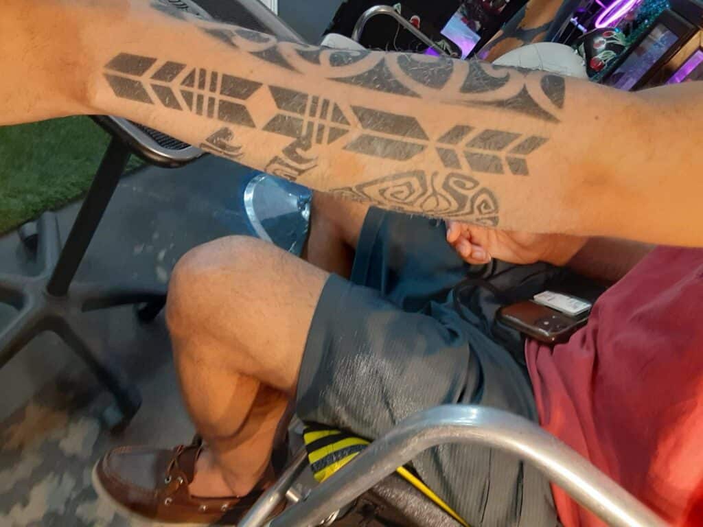 Tat Bar Las Vegas Temporary Airbrush Tattoo Tribal Tattoo 007